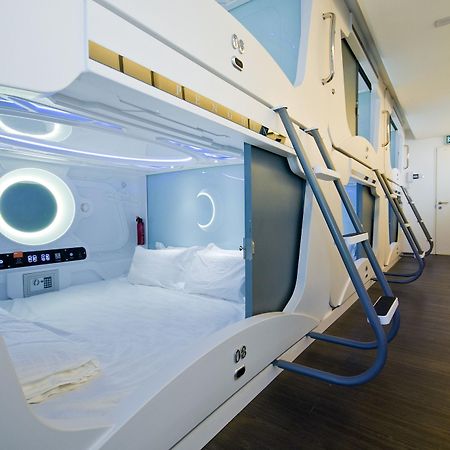 M Qube Hotel Sungai Dua Bukit Екстер'єр фото