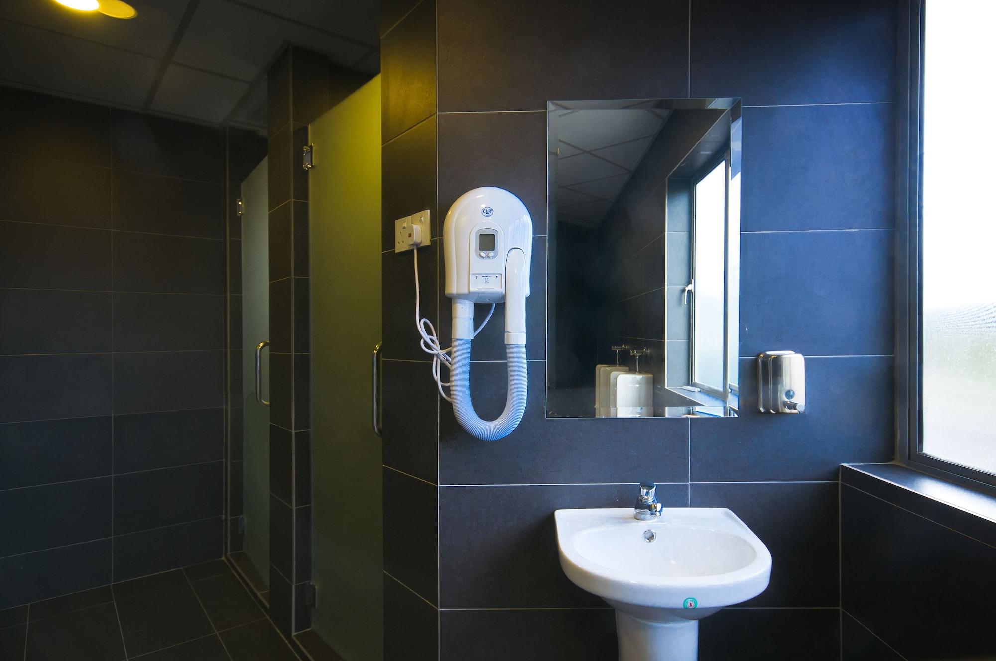 M Qube Hotel Sungai Dua Bukit Екстер'єр фото