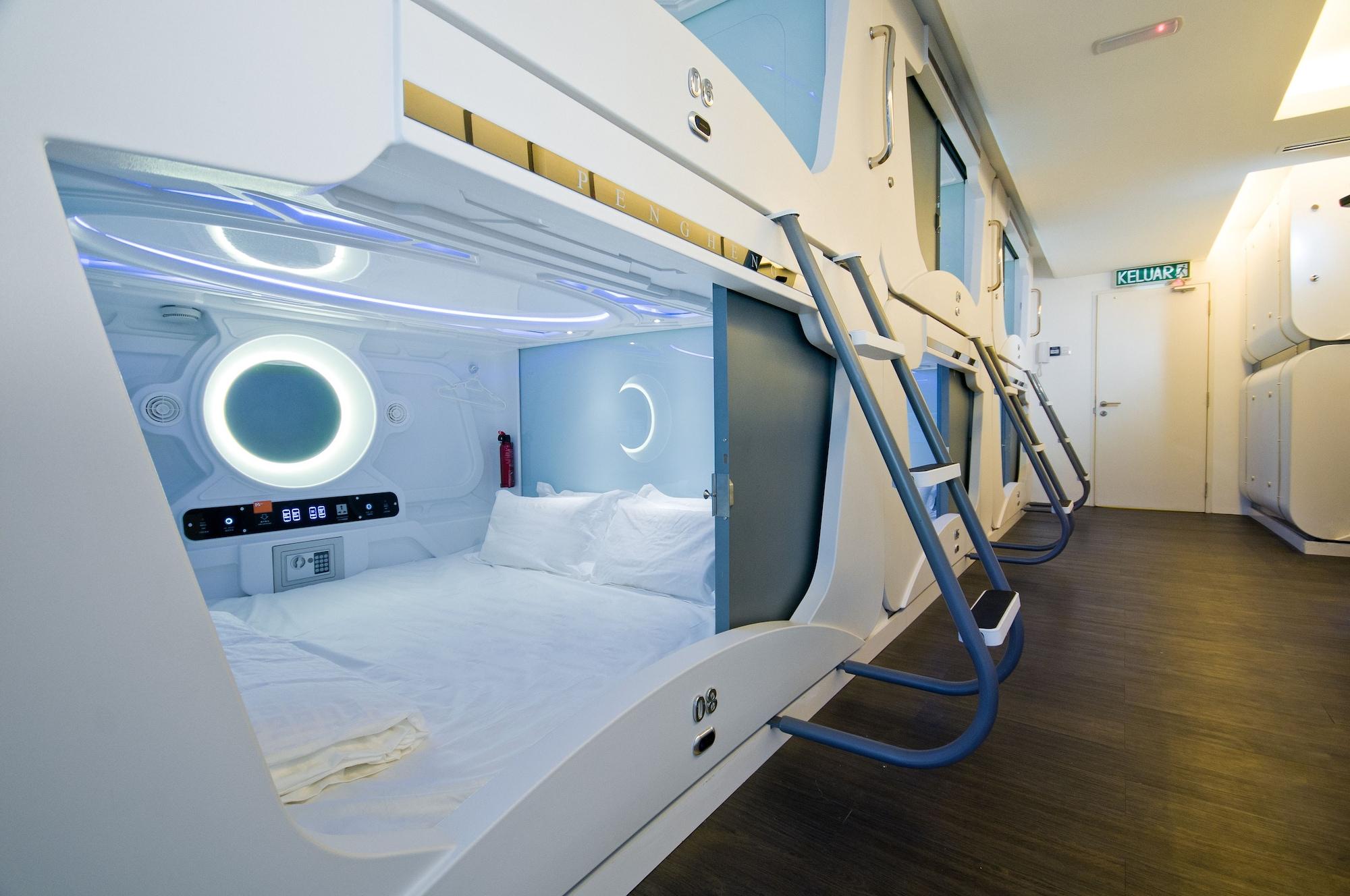 M Qube Hotel Sungai Dua Bukit Екстер'єр фото