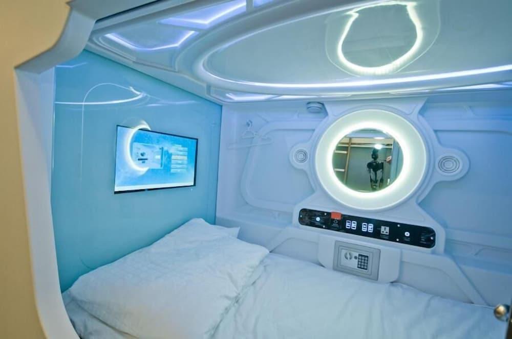 M Qube Hotel Sungai Dua Bukit Екстер'єр фото
