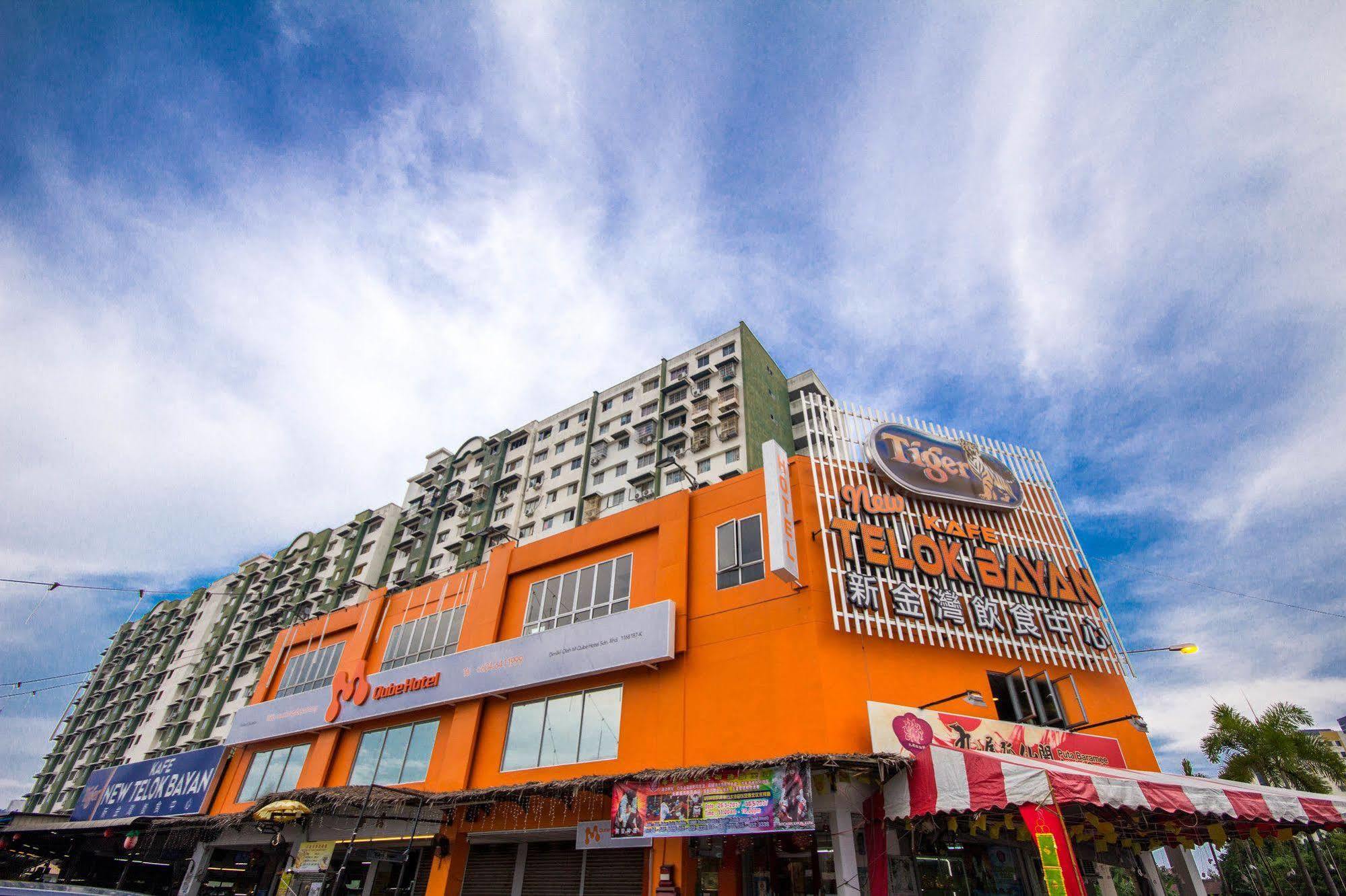 M Qube Hotel Sungai Dua Bukit Екстер'єр фото