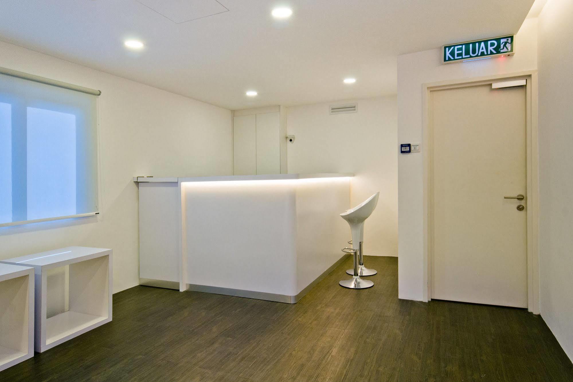 M Qube Hotel Sungai Dua Bukit Екстер'єр фото